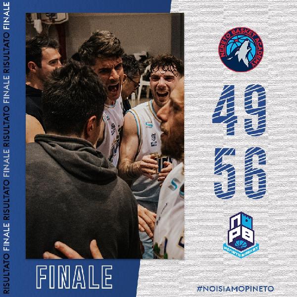 https://www.basketmarche.it/immagini_articoli/09-05-2024/playoff-ribaltato-fattore-campo-anche-gara-pineto-pareggia-nereto-600.jpg