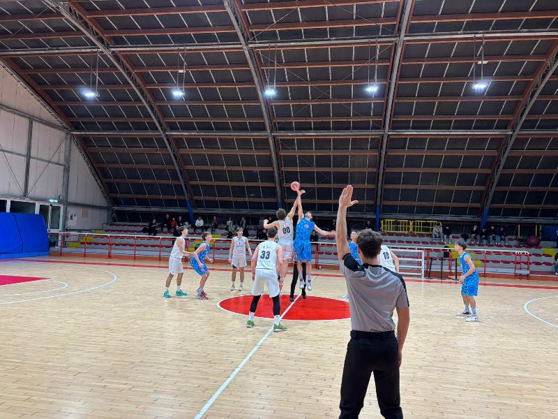 https://www.basketmarche.it/immagini_articoli/10-02-2024/bramante-pesaro-scappa-quarto-batte-senigallia-basket-2020-600.jpg