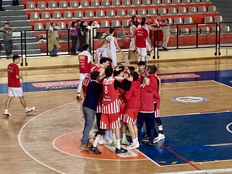 https://www.basketmarche.it/immagini_articoli/10-03-2025/tasp-teramo-coach-stirpe-ragazzi-hanno-interpretato-gara-maniera-giusta-vittoria-importantissima-600.jpg