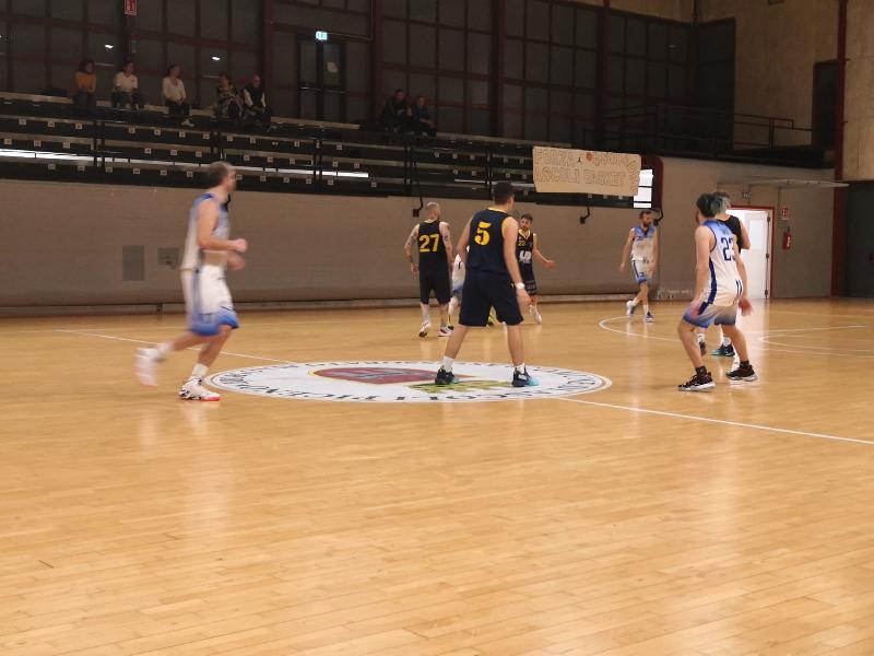 https://www.basketmarche.it/immagini_articoli/10-04-2022/castelfidardo-passa-campo-cestistica-ascoli-ottimo-tempo-600.jpg