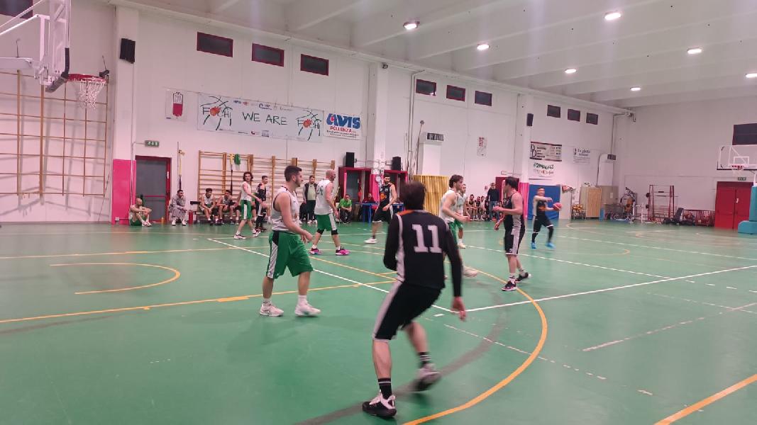 https://www.basketmarche.it/immagini_articoli/10-04-2025/basket-macerata-passa-campo-capolista-fochi-pollenza-600.jpg
