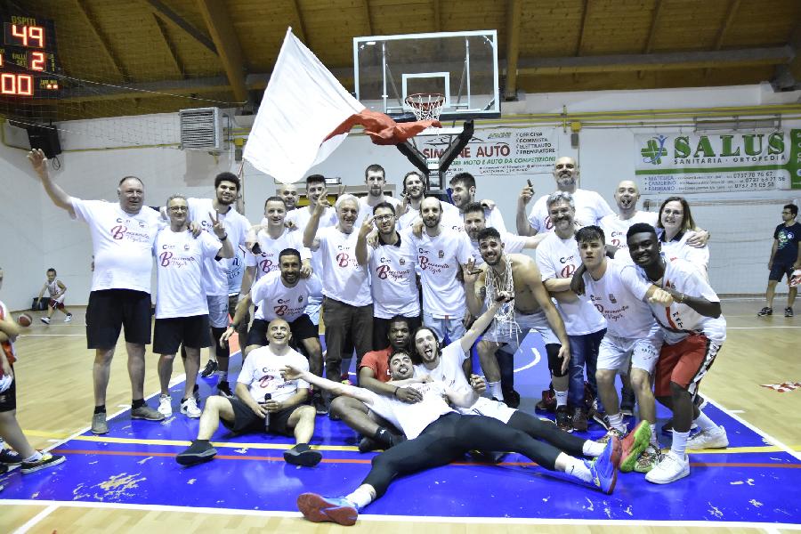 https://www.basketmarche.it/immagini_articoli/10-06-2022/vigor-coach-cecchini-matelica-sognava-tutto-questo-tanti-anni-giornata-importante-carriera-600.jpg