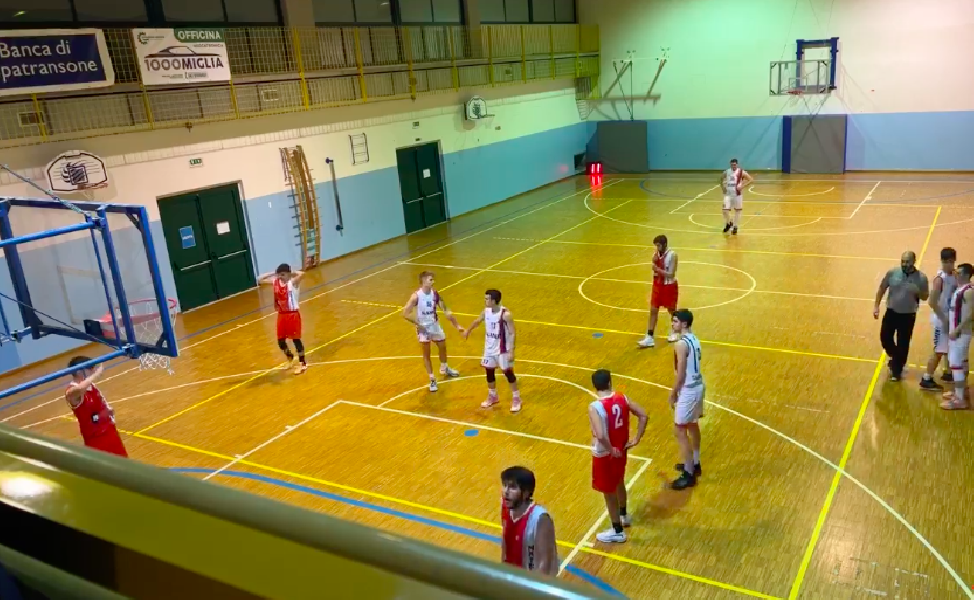 https://www.basketmarche.it/immagini_articoli/10-12-2021/vigor-matelica-basta-ottimo-brugnola-fine-esulta-grottammare-basketball-600.png