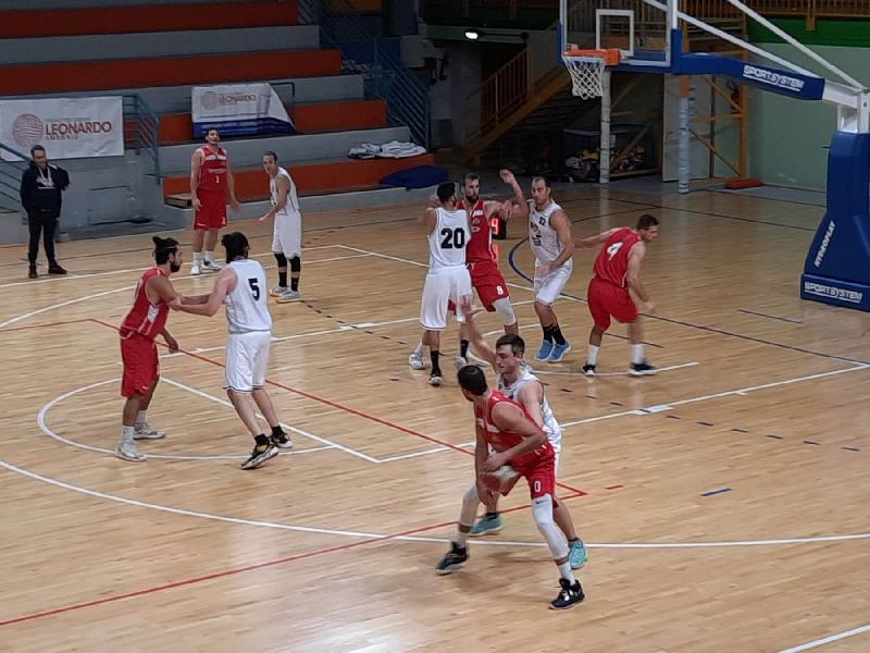 https://www.basketmarche.it/immagini_articoli/10-12-2022/pallacanestro-urbania-espugna-campo-falconara-basket-600.jpg