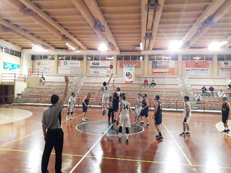 https://www.basketmarche.it/immagini_articoli/11-05-2022/marotta-basket-vince-nettamente-recupero-urbino-600.jpg