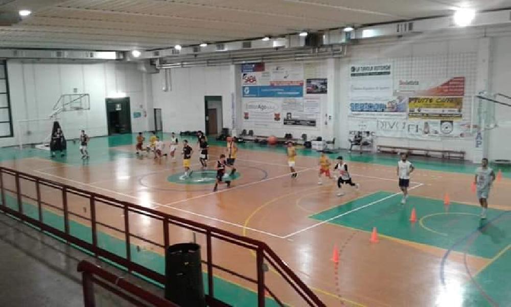 https://www.basketmarche.it/immagini_articoli/11-09-2019/sericap-cannara-lavoro-parole-massimo-properzi-coach-luca-giorgolo-600.jpg