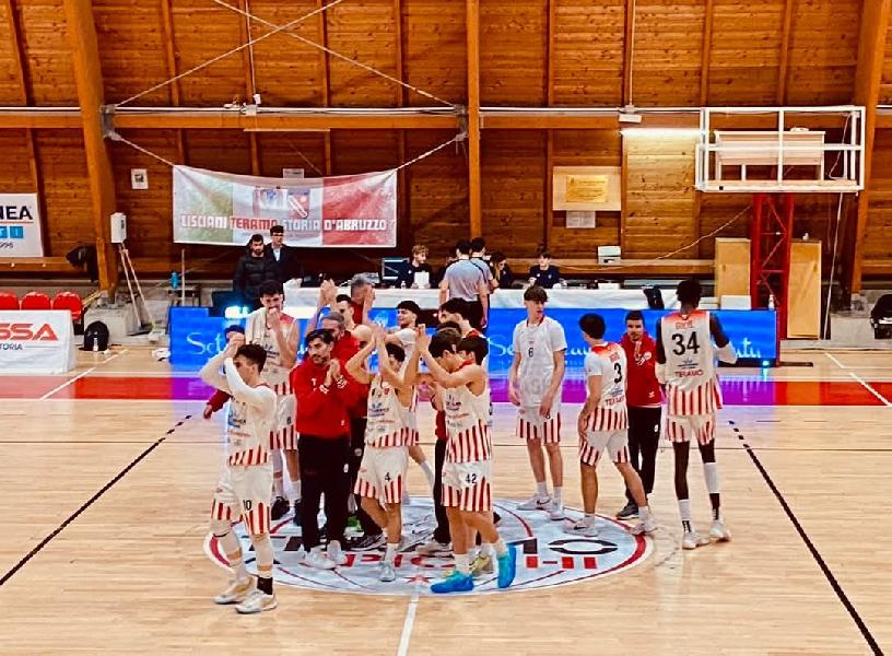 https://www.basketmarche.it/immagini_articoli/12-03-2025/cammino-perfetto-teramo-spicchi-play-anche-basket-ferentino-600.jpg