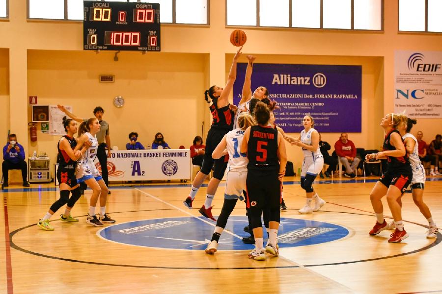 https://www.basketmarche.it/immagini_articoli/12-04-2022/feba-civitanova-campo-recupero-cagliari-600.jpg