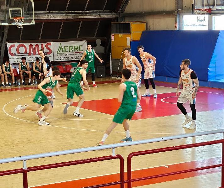 https://www.basketmarche.it/immagini_articoli/12-04-2025/pisaurum-pesaro-chiude-regular-season-battendo-stamura-ancona-600.jpg
