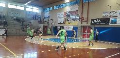 https://www.basketmarche.it/immagini_articoli/12-05-2024/playoff-netta-vittoria-marotta-basket-primo-round-castelfidardo-giallo-120.jpg