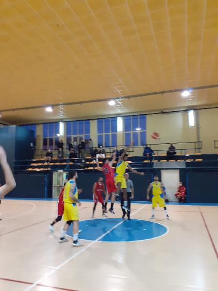 https://www.basketmarche.it/immagini_articoli/13-02-2022/basket-contigliano-match-basket-assisi-600.jpg