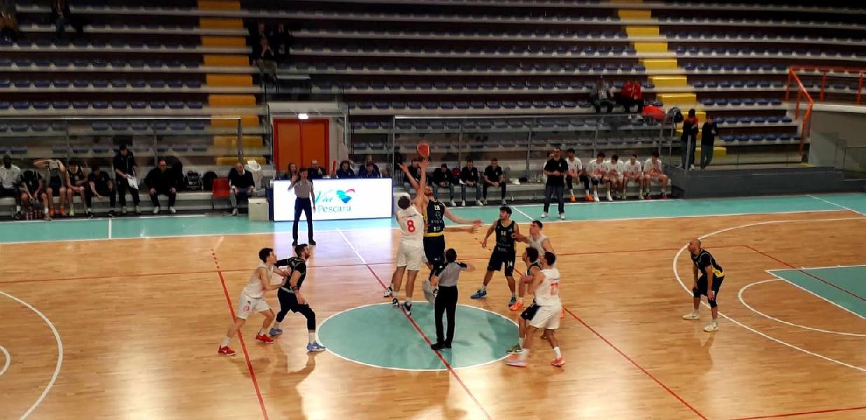 https://www.basketmarche.it/immagini_articoli/13-03-2025/amatori-pescara-ritrova-vittoria-pallacanestro-recanati-600.jpg