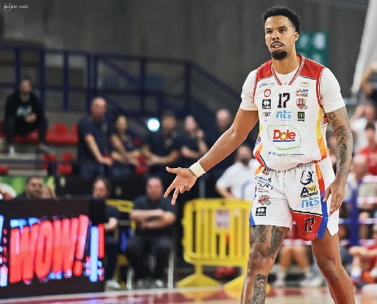 https://www.basketmarche.it/immagini_articoli/13-10-2026/dole-rimini-mattia-udom-partenza-migliore-possibile-quel-conta-classifica-fine-campionato-600.jpg