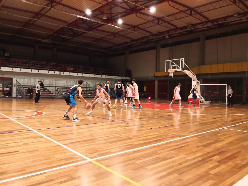 https://www.basketmarche.it/immagini_articoli/14-01-2023/basket-giovane-pesaro-espugna-campo-basket-tolentino-600.jpg