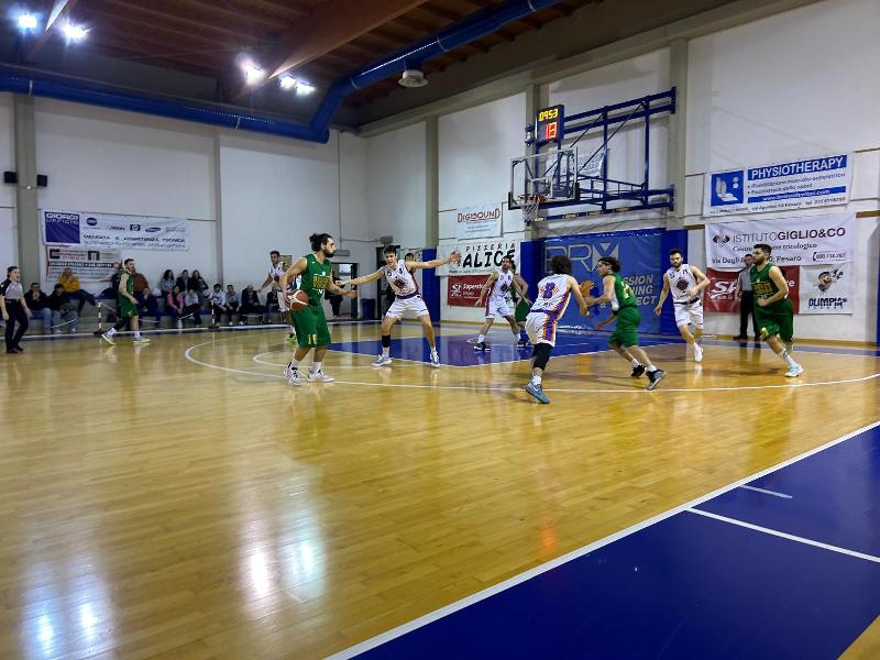 https://www.basketmarche.it/immagini_articoli/14-03-2025/pesaro-basket-vince-convince-basket-vadese-600.jpg