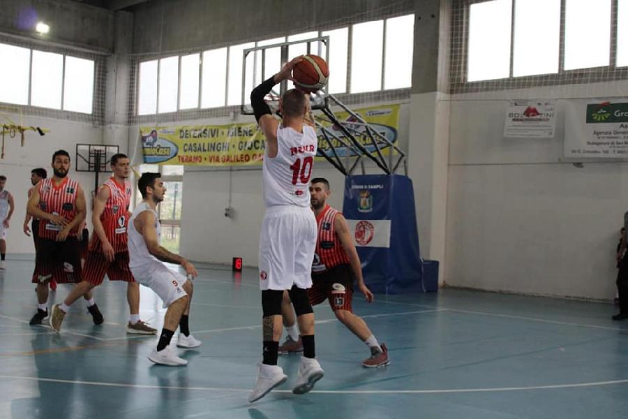 https://www.basketmarche.it/immagini_articoli/14-04-2019/silver-playout-live-gara-gare-domenica-tempo-reale-600.jpg