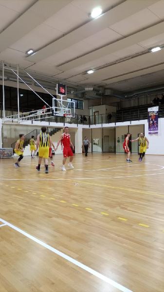 https://www.basketmarche.it/immagini_articoli/14-04-2022/ponte-morrovalle-espugna-campo-victoria-fermo-600.jpg