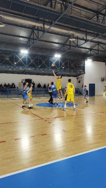 https://www.basketmarche.it/immagini_articoli/14-04-2023/playout-castelfidardo-aggiudica-primo-round-grottammare-basketball-600.jpg
