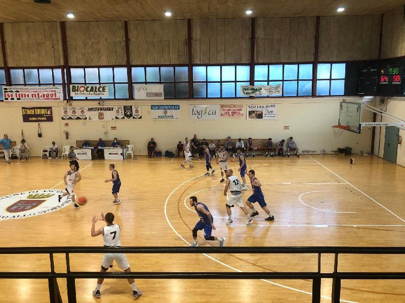 https://www.basketmarche.it/immagini_articoli/14-05-2022/playoff-attila-junior-porto-recanati-sbanca-ascoli-conquista-finale-600.jpg