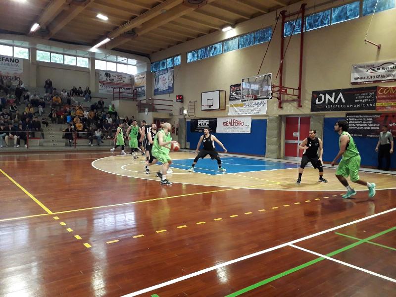 https://www.basketmarche.it/immagini_articoli/14-05-2023/playoff-marotta-basket-batte-volata-ancona-vola-finale-600.jpg