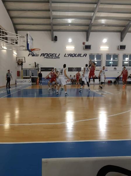 https://www.basketmarche.it/immagini_articoli/15-01-2023/basket-aquilano-vince-overtime-match-amatori-pescara-600.jpg