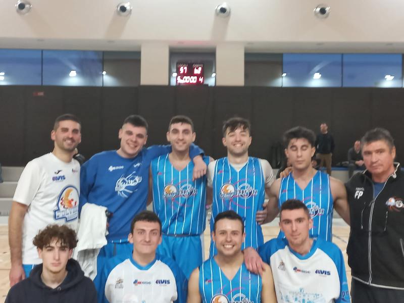 https://www.basketmarche.it/immagini_articoli/15-01-2024/sprjtz-basket-passa-campo-pallacanestro-jesi-600.jpg