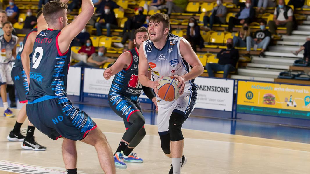 https://www.basketmarche.it/immagini_articoli/15-07-2022/ufficiale-lupusor-giocatore-cestistica-severo-600.jpg