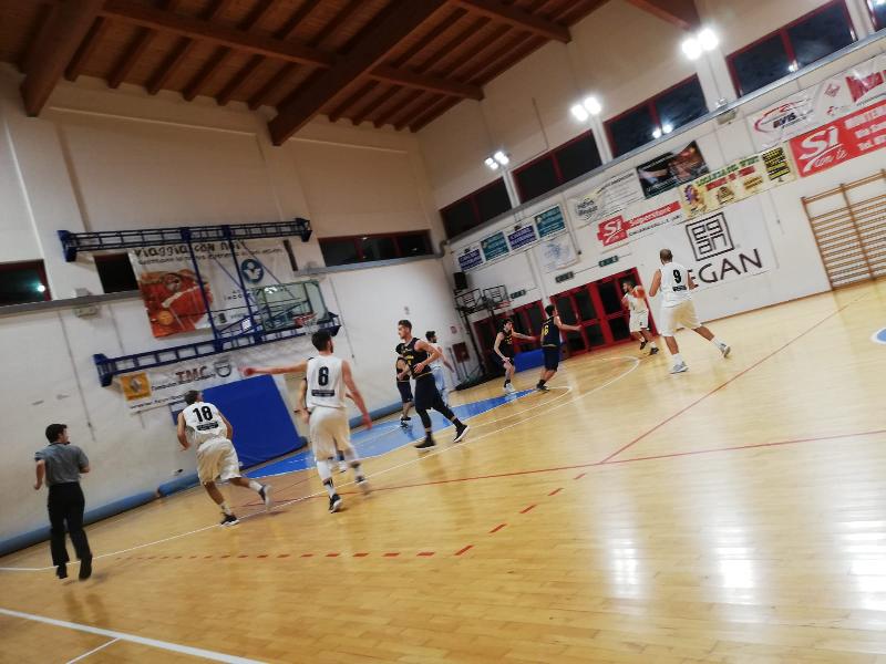 https://www.basketmarche.it/immagini_articoli/15-12-2018/anticipi-girone-montemarciano-esulta-overtime-bene-basket-giovane-pesaro-basket-600.jpg