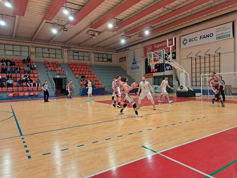 https://www.basketmarche.it/immagini_articoli/16-03-2024/convincente-vittoria-senigallia-basket-2020-basket-auximum-osimo-600.jpg