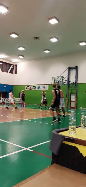 https://www.basketmarche.it/immagini_articoli/16-04-2024/playoff-giovane-robur-osimo-espugna-morrovalle-vola-semifinale-600.jpg