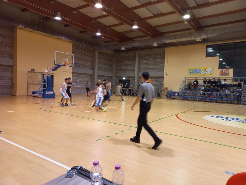 https://www.basketmarche.it/immagini_articoli/16-12-2023/pallacanestro-recanati-espugna-campo-polverigi-basket-600.jpg