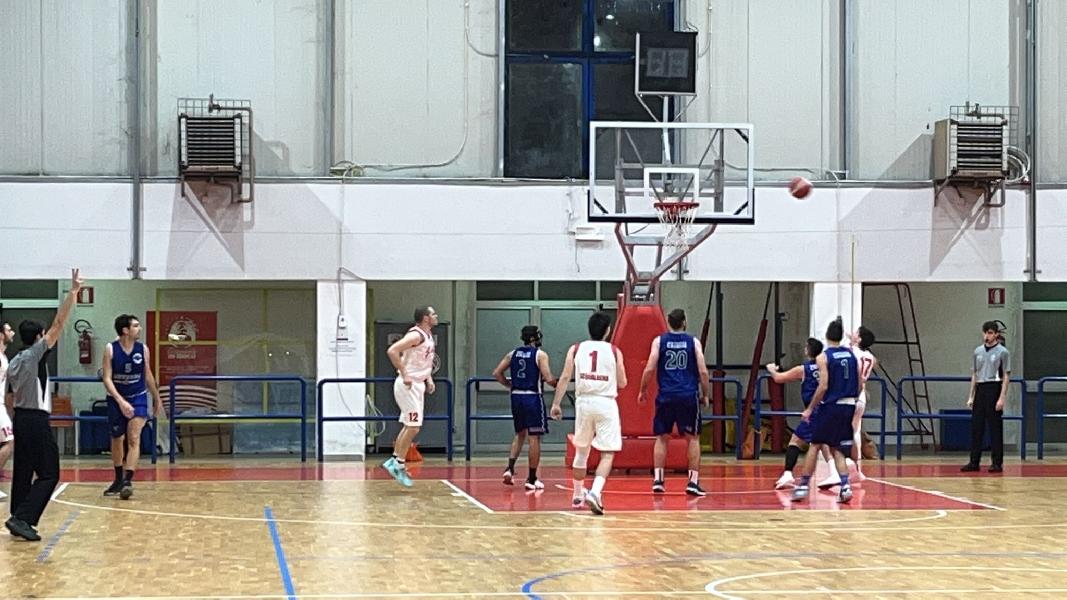 https://www.basketmarche.it/immagini_articoli/17-12-2023/pallacanestro-acqualagna-supera-volata-metauro-basket-academy-600.jpg