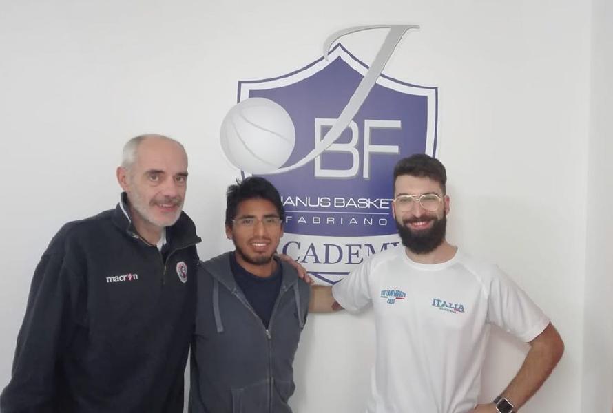 https://www.basketmarche.it/immagini_articoli/18-01-2020/grande-successo-fabriano-progetto-basket-scuole-oltre-1100-studenti-coinvolti-600.jpg