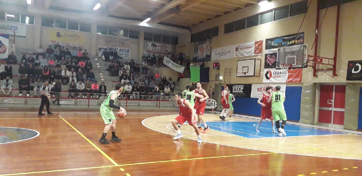 https://www.basketmarche.it/immagini_articoli/18-04-2025/playoff-pallacanestro-pedaso-espugna-campo-marotta-basket-semifinale-600.jpg