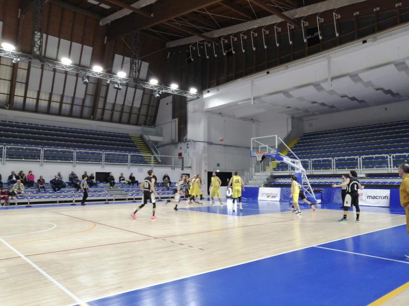 https://www.basketmarche.it/immagini_articoli/19-02-2023/pallacanestro-recanati-domina-sfida-ascoli-basket-600.jpg