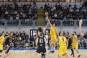 https://www.basketmarche.it/immagini_articoli/19-05-2024/finale-robur-osimo-firma-colpo-campo-pallacanestro-recanati-120.jpg