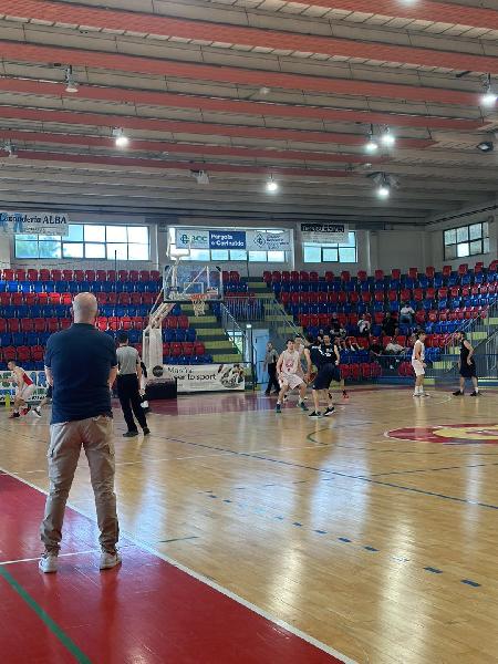 https://www.basketmarche.it/immagini_articoli/19-05-2024/playoff-pallacanestro-senigallia-domina-unione-basket-marcello-finale-600.jpg