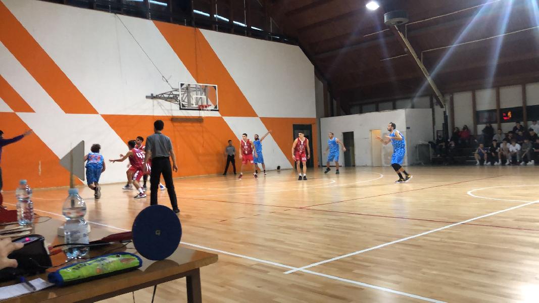 https://www.basketmarche.it/immagini_articoli/19-11-2021/boys-fabriano-battono-senigallia-basket-2020-tornano-vittoria-600.jpg