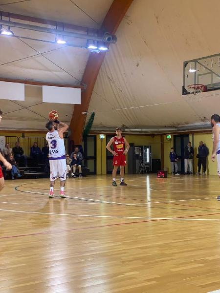 https://www.basketmarche.it/immagini_articoli/19-11-2022/real-basket-club-pesaro-vince-derby-campo-pesaro-basket-600.jpg
