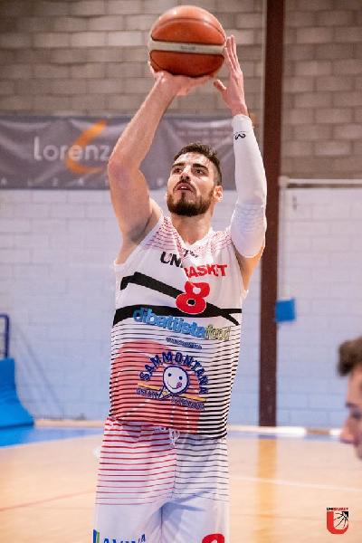 https://www.basketmarche.it/immagini_articoli/19-12-2019/unibasket-lanciano-dusan-ranitovic-vogliamo-tornare-vittoria-squadra-forma-samb-600.jpg
