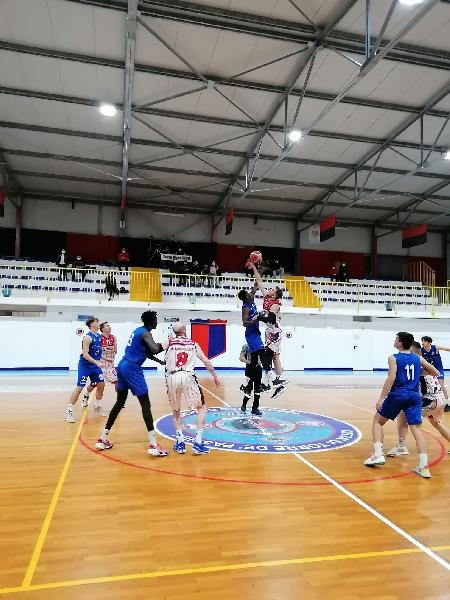 https://www.basketmarche.it/immagini_articoli/20-02-2022/torre-spes-domina-casa-sharks-roseto-600.jpg