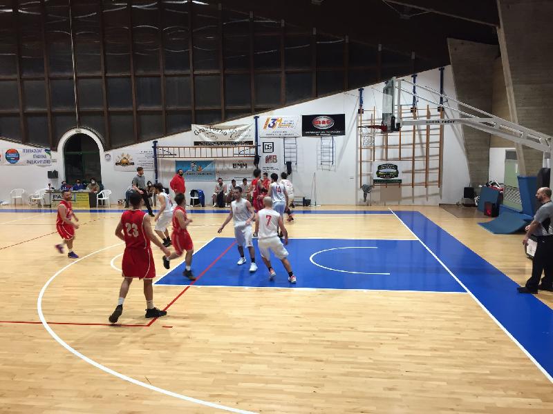 https://www.basketmarche.it/immagini_articoli/20-03-2022/colpo-amatori-severino-campo-pallacanestro-pedaso-600.jpg