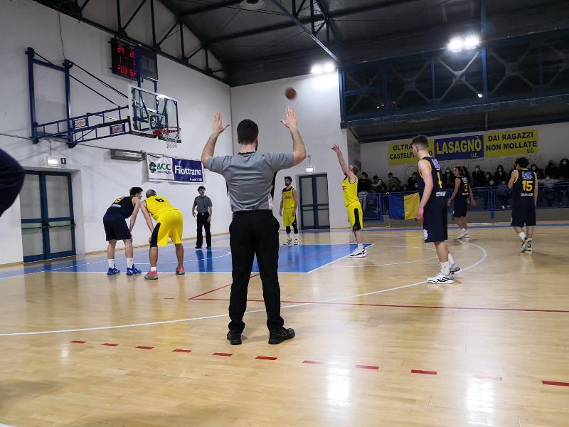 https://www.basketmarche.it/immagini_articoli/20-03-2022/falkodinamis-falconara-espugna-campo-castelfidardo-600.jpg