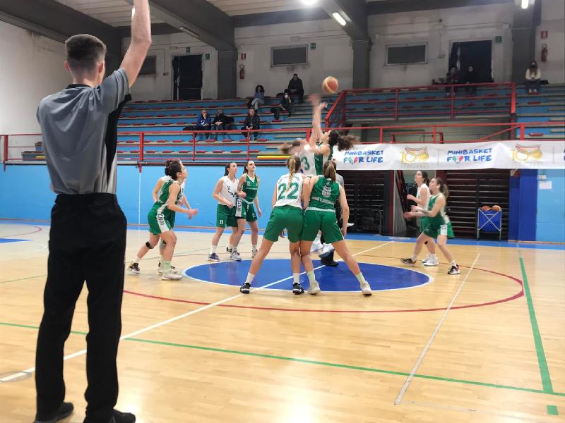 https://www.basketmarche.it/immagini_articoli/20-03-2022/porto-giorgio-basket-sconfitto-casa-lazzaro-600.jpg