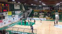 https://www.basketmarche.it/immagini_articoli/20-04-2023/playoff-robur-osimo-espugna-pselpidio-vola-finale-120.jpg