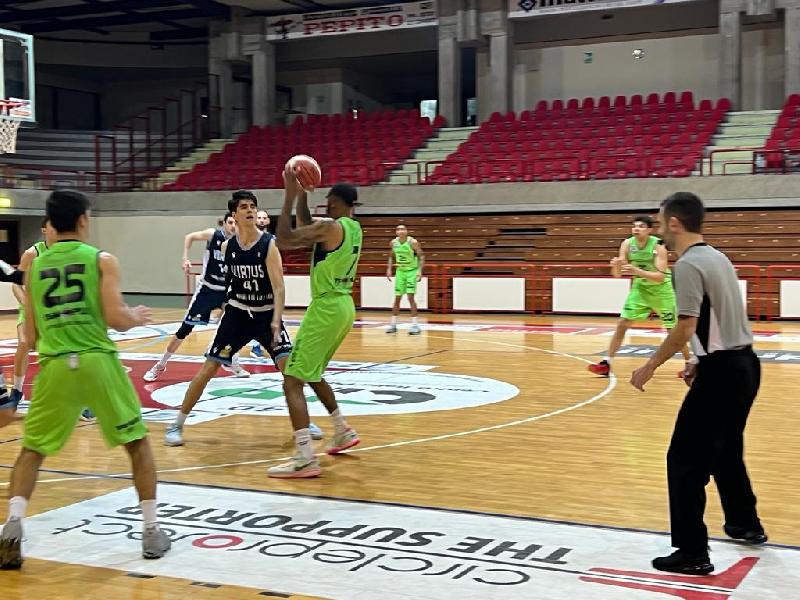 https://www.basketmarche.it/immagini_articoli/20-04-2023/playoff-virtus-civitanova-chiude-serie-gare-conquista-finale-600.jpg