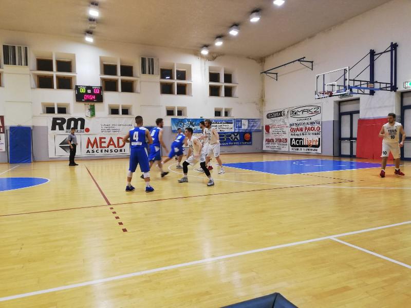 https://www.basketmarche.it/immagini_articoli/20-05-2019/regionale-finals-live-gara-basket-giovane-montemarciano-risultato-gara-600.jpg