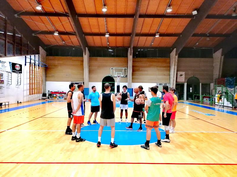 https://www.basketmarche.it/immagini_articoli/20-09-2022/pallacanestro-pedaso-allenamenti-squadra-promozione-roster-completo-600.jpg