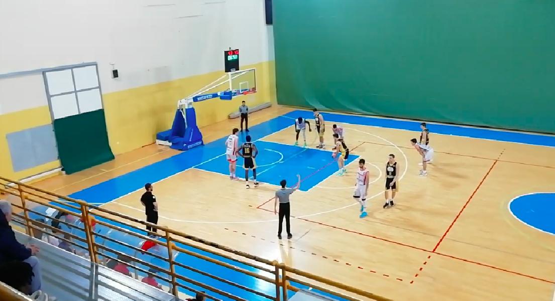 https://www.basketmarche.it/immagini_articoli/21-03-2023/eccellenza-basket-santarcangelo-passa-campo-unibasket-lanciano-600.jpg