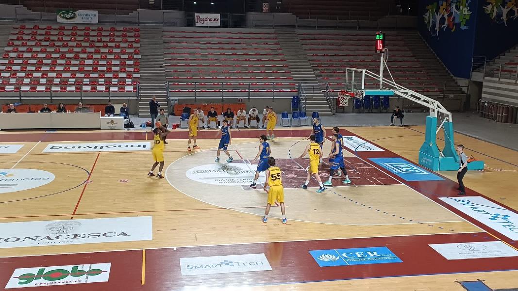 https://www.basketmarche.it/immagini_articoli/21-04-2023/playoff-falkodinamis-falconara-batte-basket-fermo-conquista-semifinale-600.jpg